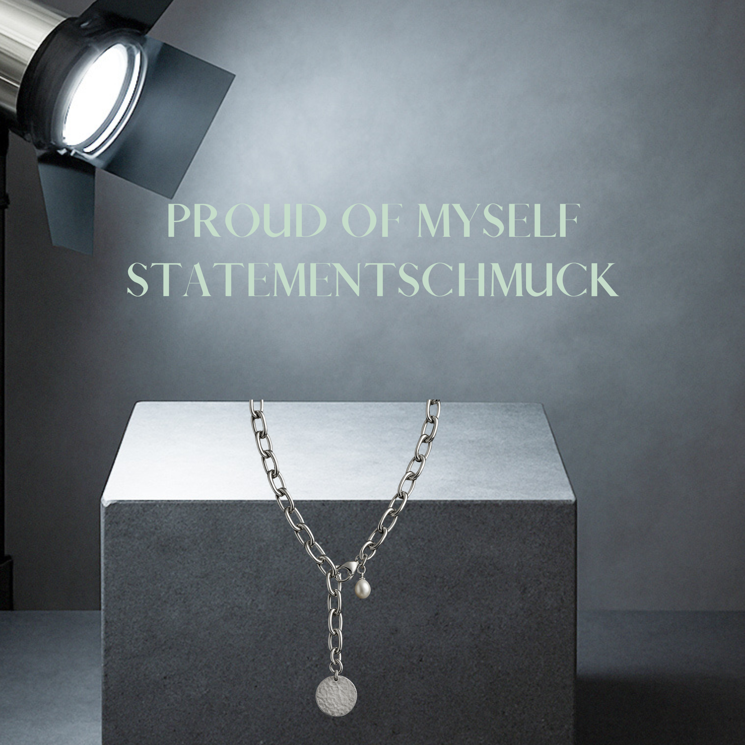 stylisher Designerschmuck für Frauen. Halsketten, Armketten und Ohrschmuck aus Edelstahl. Handgefertigt in Wattens in Tirol von Hug the Lioness.,Österreich