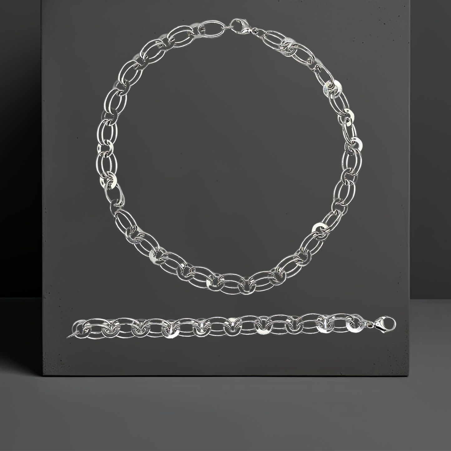 Edles Set aus kurzer Halskette und Armkette aus 925 Sterlingsilber mit breiten, zierlichen Glieder. Kette und Armband sind rhodiniert und anlaufgeschützt. Silberschmuck von Hug the Lioness aus Österreich.  Kette und Armband sind rhodiniert und anlaufgeschützt. Silberschmuck von Hug the Lioness aus Tirol, Österreich.