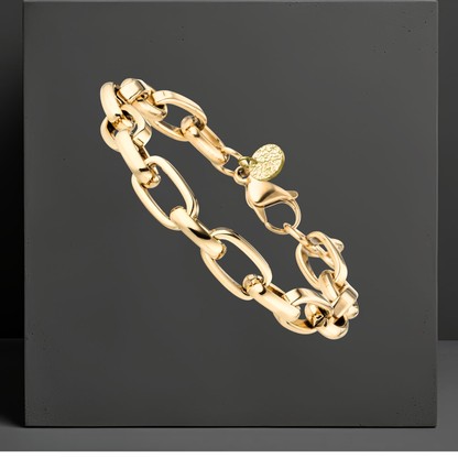 Exklusive breite Gliederarmkette für Damen, Edelstahl PVD vergoldet. Von der österreichischen Schmuckmarke Hug the Lioness in Wattens, Tirol.